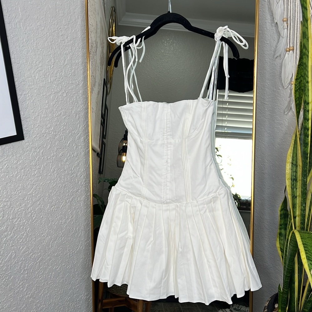 HOUSE OF CB 'Marcy' White Pleated Mini Dress NWOT - Picture 8 of 11